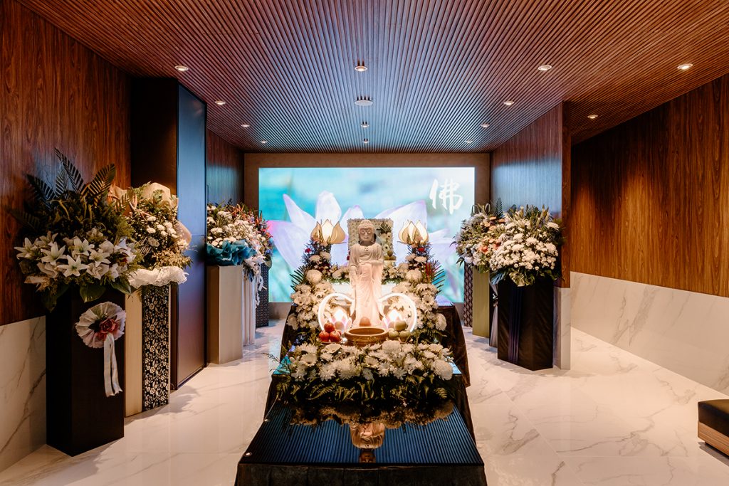 A serene and peaceful Taoist funeral set up in the parlour